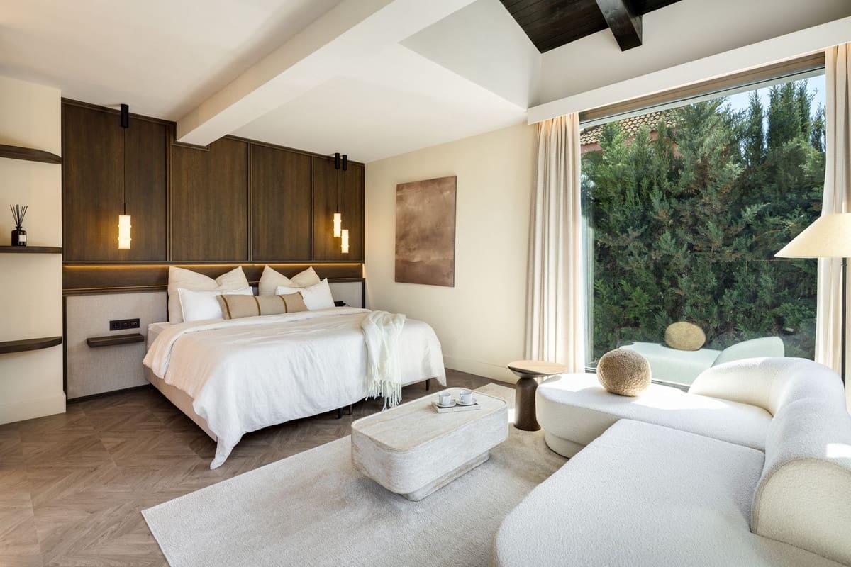 5 bedroom Villa for sale in Marbella with pool garage - € 4,290,000 (Ref: 9723886)