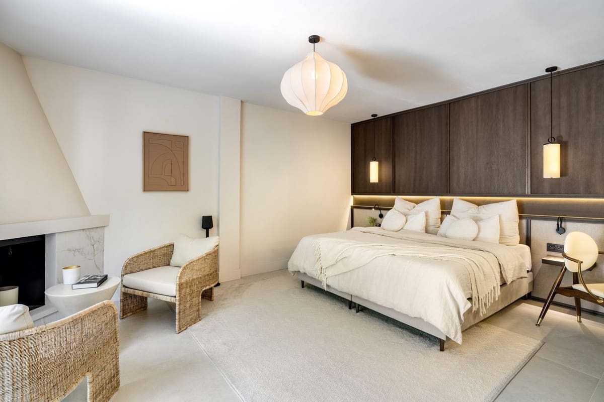 5 bedroom Villa for sale in Marbella with pool garage - € 4,290,000 (Ref: 9723886)