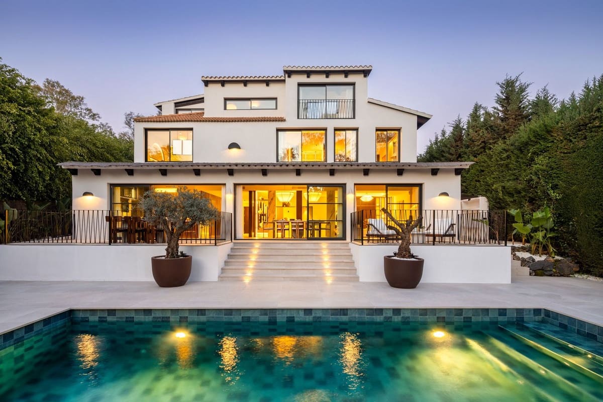 5 bedroom Villa for sale in Marbella with pool garage - € 4,290,000 (Ref: 9723886)