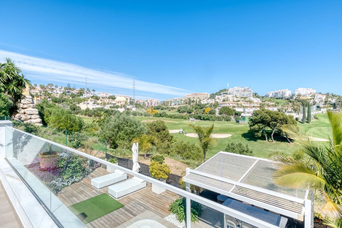 3 bedroom Semi-detached Villa for sale in Riviera del Sol with pool garage - € 1,395,000 (Ref: 9733784)