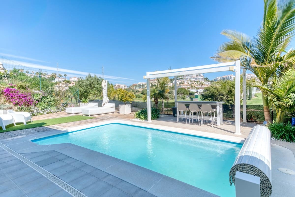 3 bedroom Semi-detached Villa for sale in Riviera del Sol with pool garage - € 1,395,000 (Ref: 9733784)