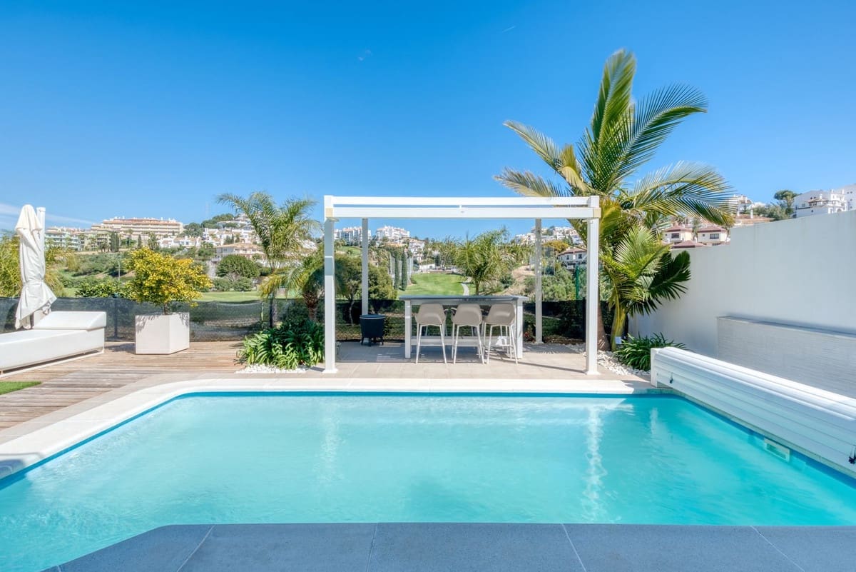 3 bedroom Semi-detached Villa for sale in Riviera del Sol with pool garage - € 1,395,000 (Ref: 9733784)