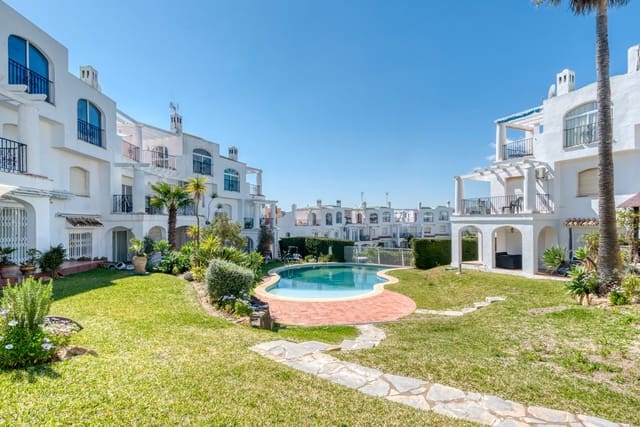2 makuuhuone Omakotitalo myytävänä paikassa La Duquesa / Puerto de la Duquesa, Manilva mukana uima-altaan 
autotalli - 359 000 € (Ref: 9734067)