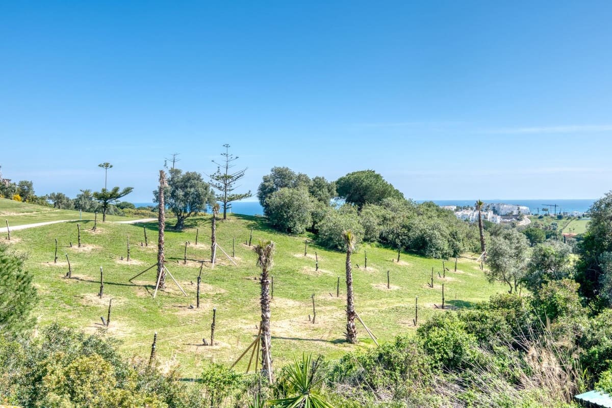 2 soveværelse Byhus til salg i La Duquesa / Puerto de la Duquesa med swimmingpool garage - € 359.000 (Ref: 9734067)