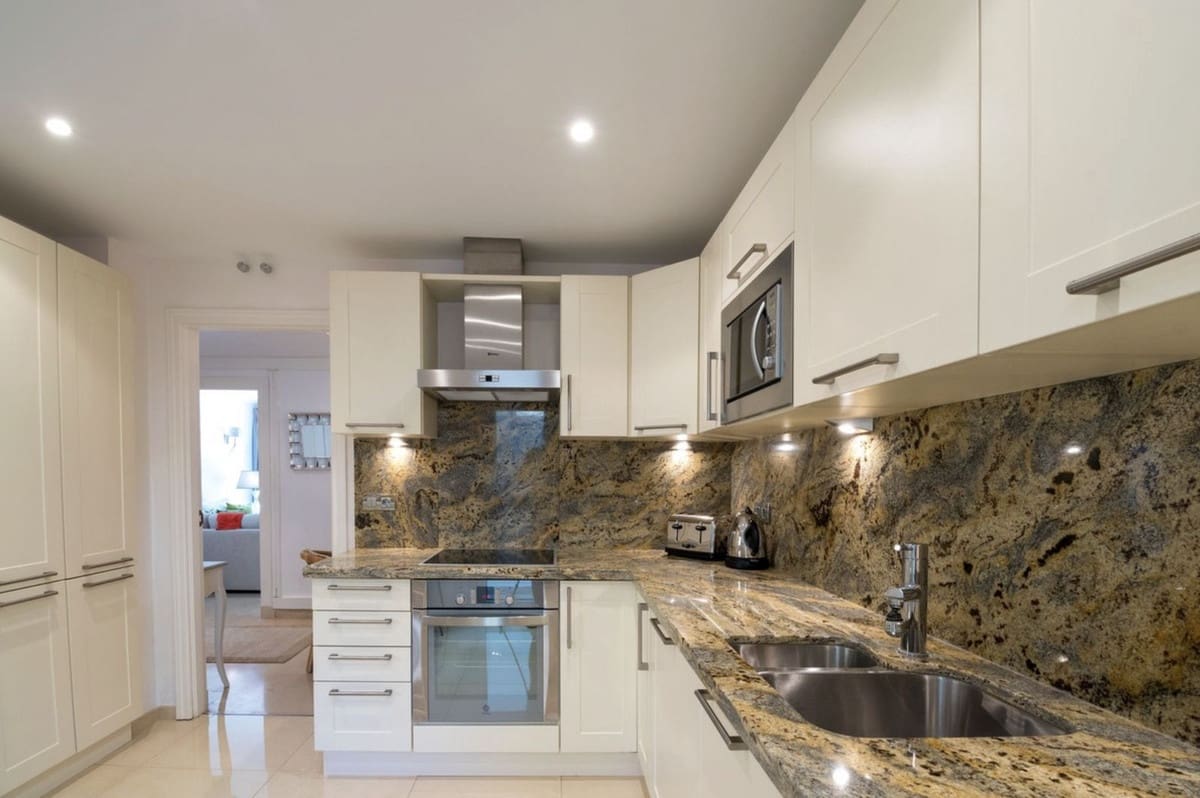 3 sovrum Hus att hyra i La Quinta med pool garage - 4 150 € (Ref: 9747283)