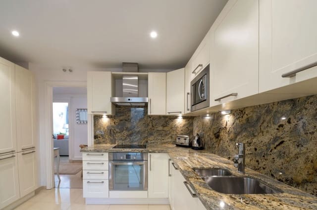 3 makuuhuone Omakotitalo vuokrattavana paikassa La Quinta, Benahavís mukana uima-altaan 
autotalli - 4 150 € (Ref: 9747283)