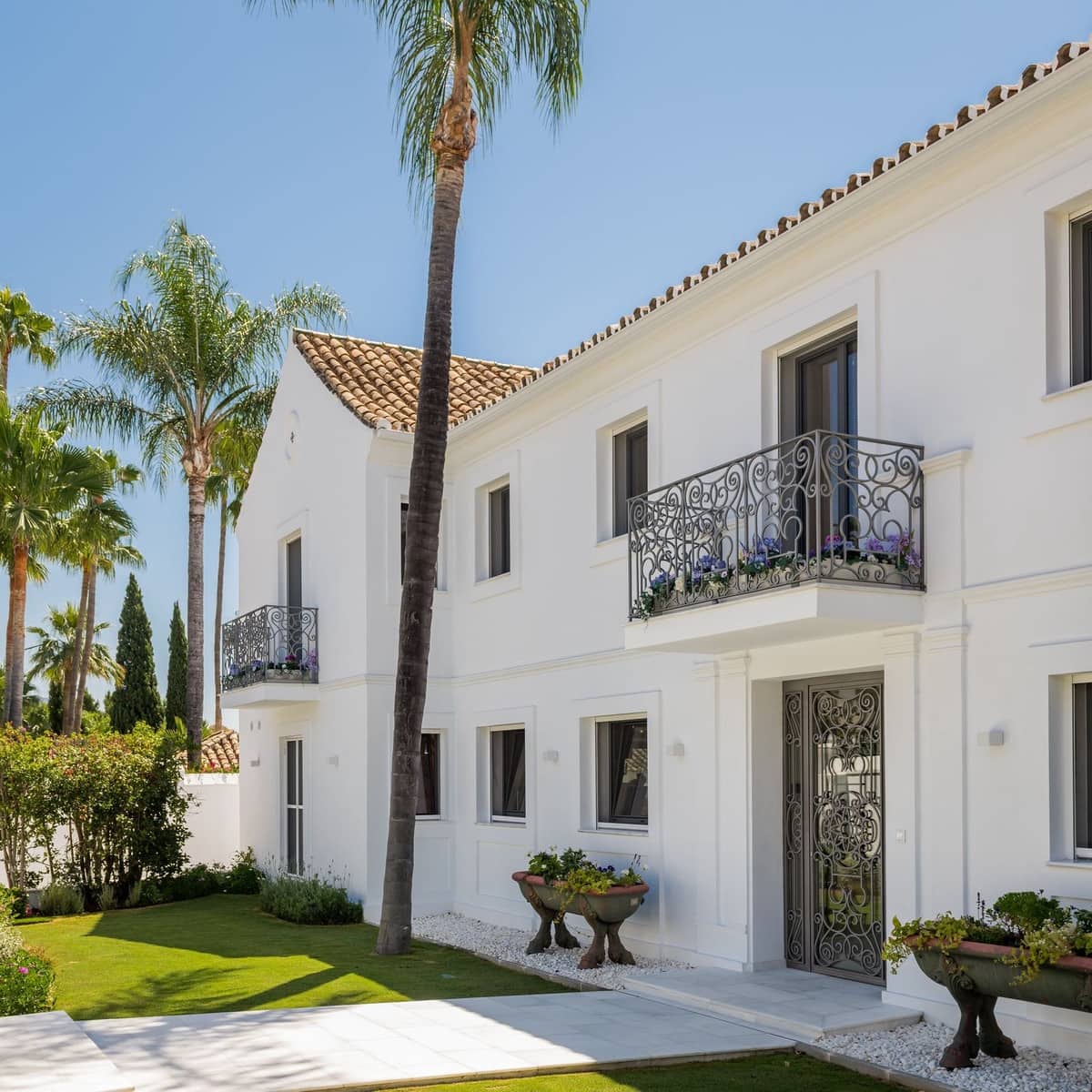 6 soverom Villa til salgs i Nueva Andalucia med svømmebasseng garasje - € 8 950 000 (Ref: 9748422)
