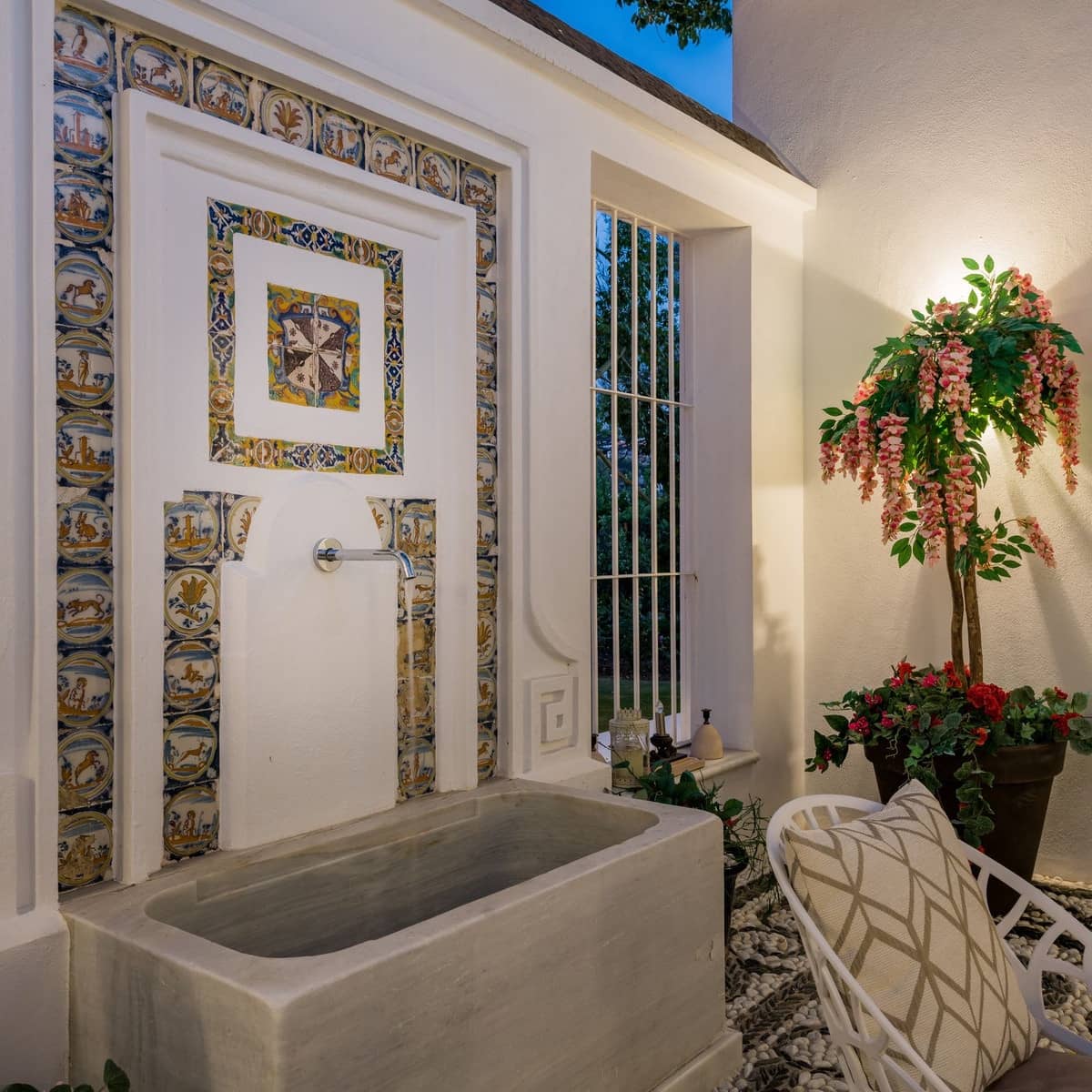 6 soverom Villa til salgs i Nueva Andalucia med svømmebasseng garasje - € 8 950 000 (Ref: 9748422)