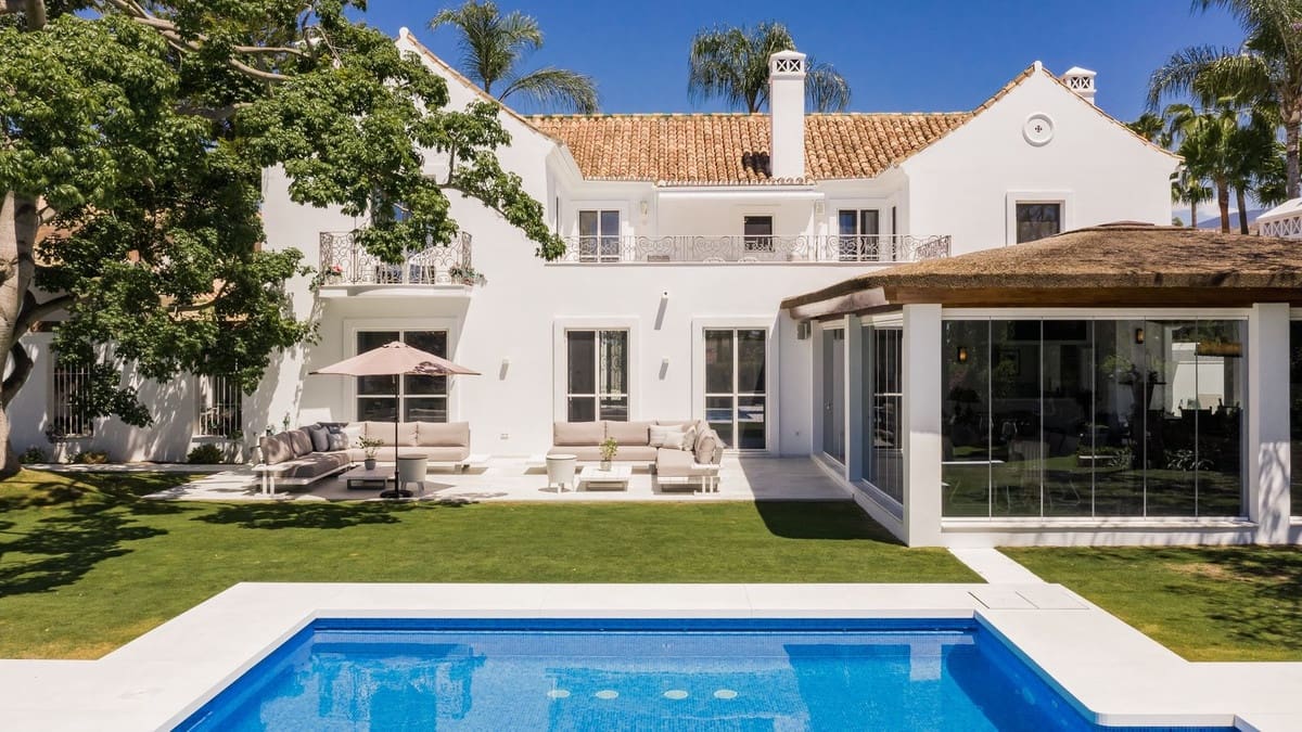 6 bedroom Villa for sale in Nueva Andalucia with pool garage - € 8,950,000 (Ref: 9748422)
