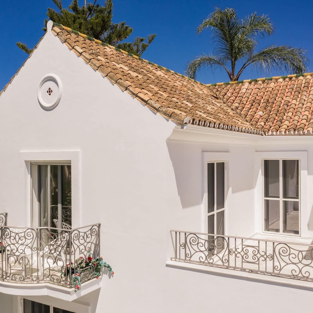 6 bedroom Villa for sale in Nueva Andalucia with pool garage - € 8,950,000 (Ref: 9748422)