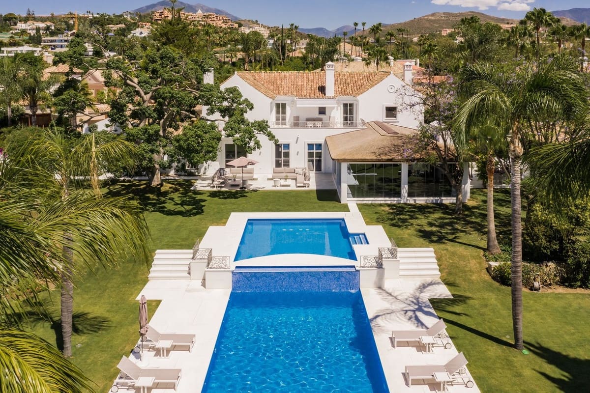 6 bedroom Villa for sale in Nueva Andalucia with pool garage - € 8,950,000 (Ref: 9748422)