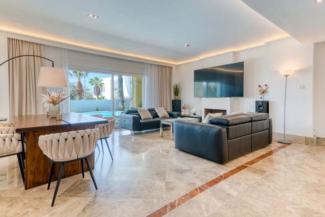 4 quarto Moradia Geminada para venda em Marbella com piscina garagem - 1 485 000 € (Ref: 9752555)