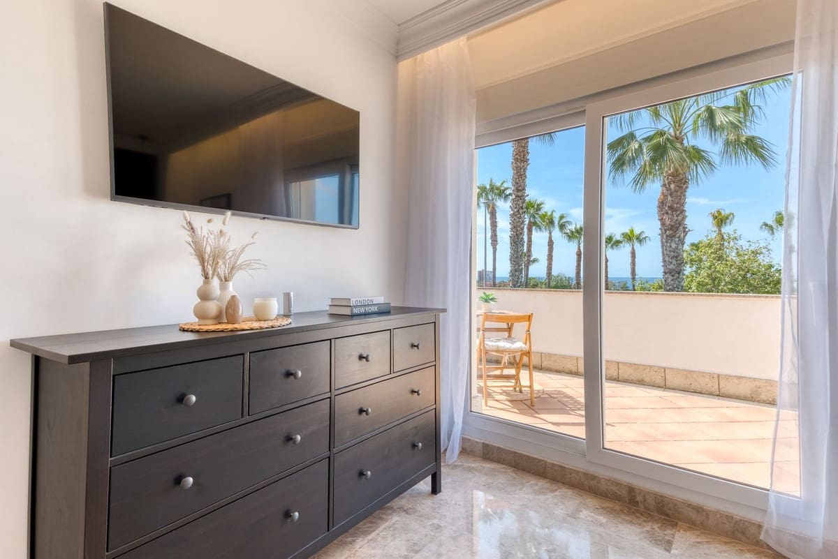 4 soveværelse Semi-Rækkehus til salg i Marbella med swimmingpool garage - € 1.485.000 (Ref: 9752555)