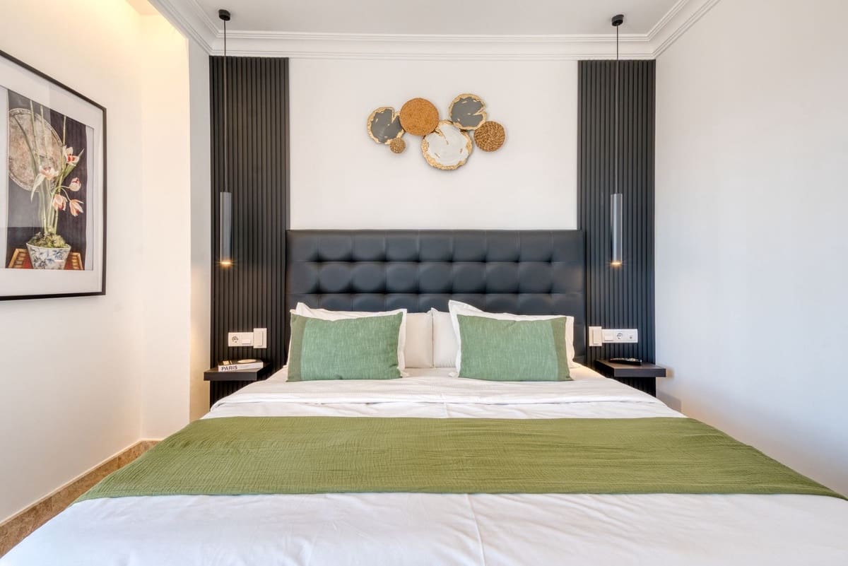 4 soveværelse Semi-Rækkehus til salg i Marbella med swimmingpool garage - € 1.485.000 (Ref: 9752555)