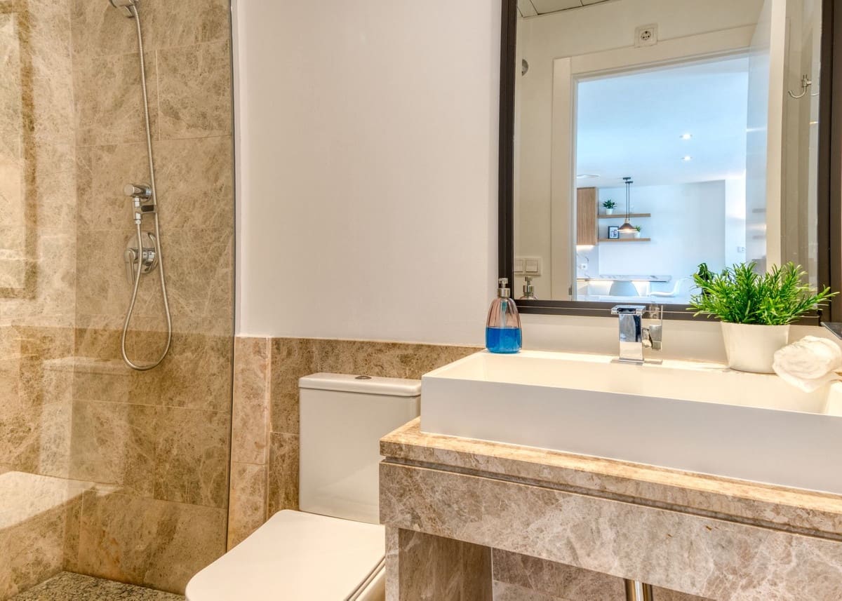 4 soveværelse Semi-Rækkehus til salg i Marbella med swimmingpool garage - € 1.485.000 (Ref: 9752555)