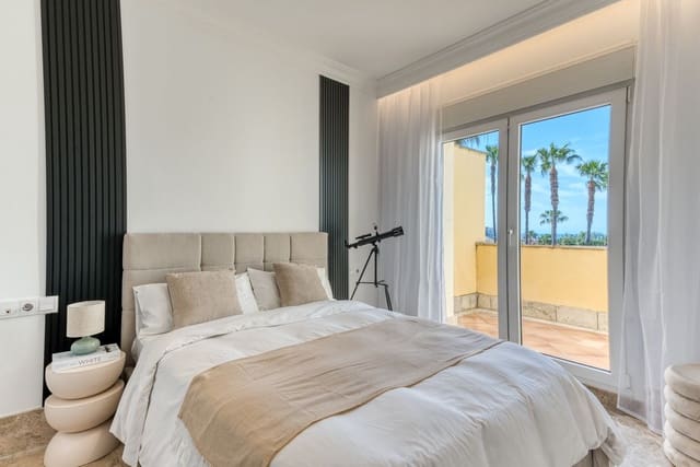 4 bedroom Semi-detached Villa for sale in Marbella with pool garage - € 1,485,000 (Ref: 9752555)