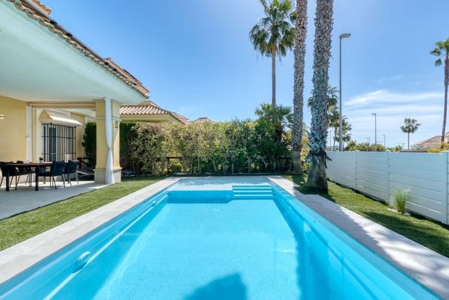 4 bedroom Semi-detached Villa for sale in Marbella with pool garage - € 1,485,000 (Ref: 9752555)