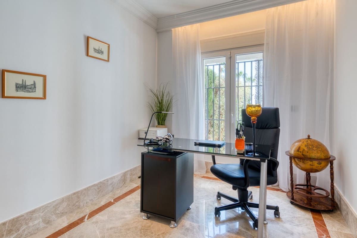 4 quarto Moradia Geminada para venda em Marbella com piscina garagem - 1 485 000 € (Ref: 9752555)