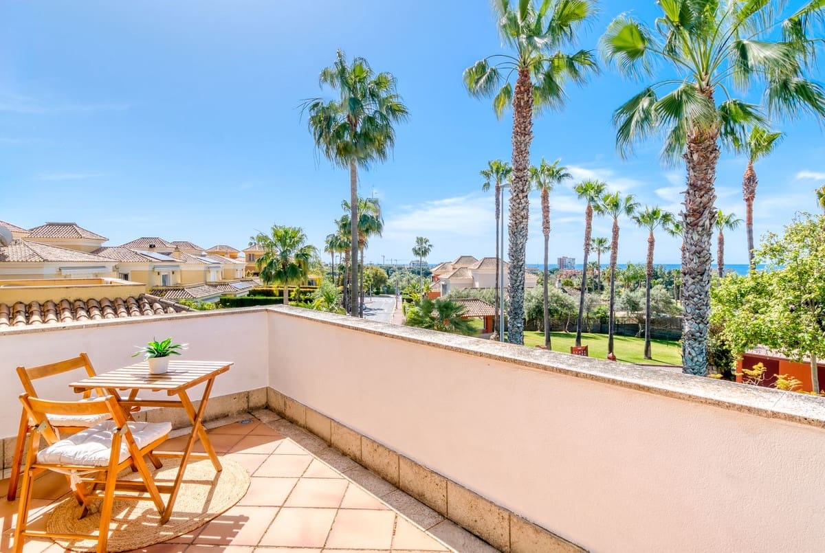 4 quarto Moradia Geminada para venda em Marbella com piscina garagem - 1 485 000 € (Ref: 9752555)