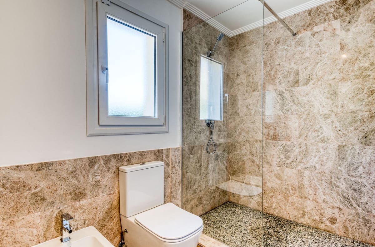 4 quarto Moradia Geminada para venda em Marbella com piscina garagem - 1 485 000 € (Ref: 9752555)