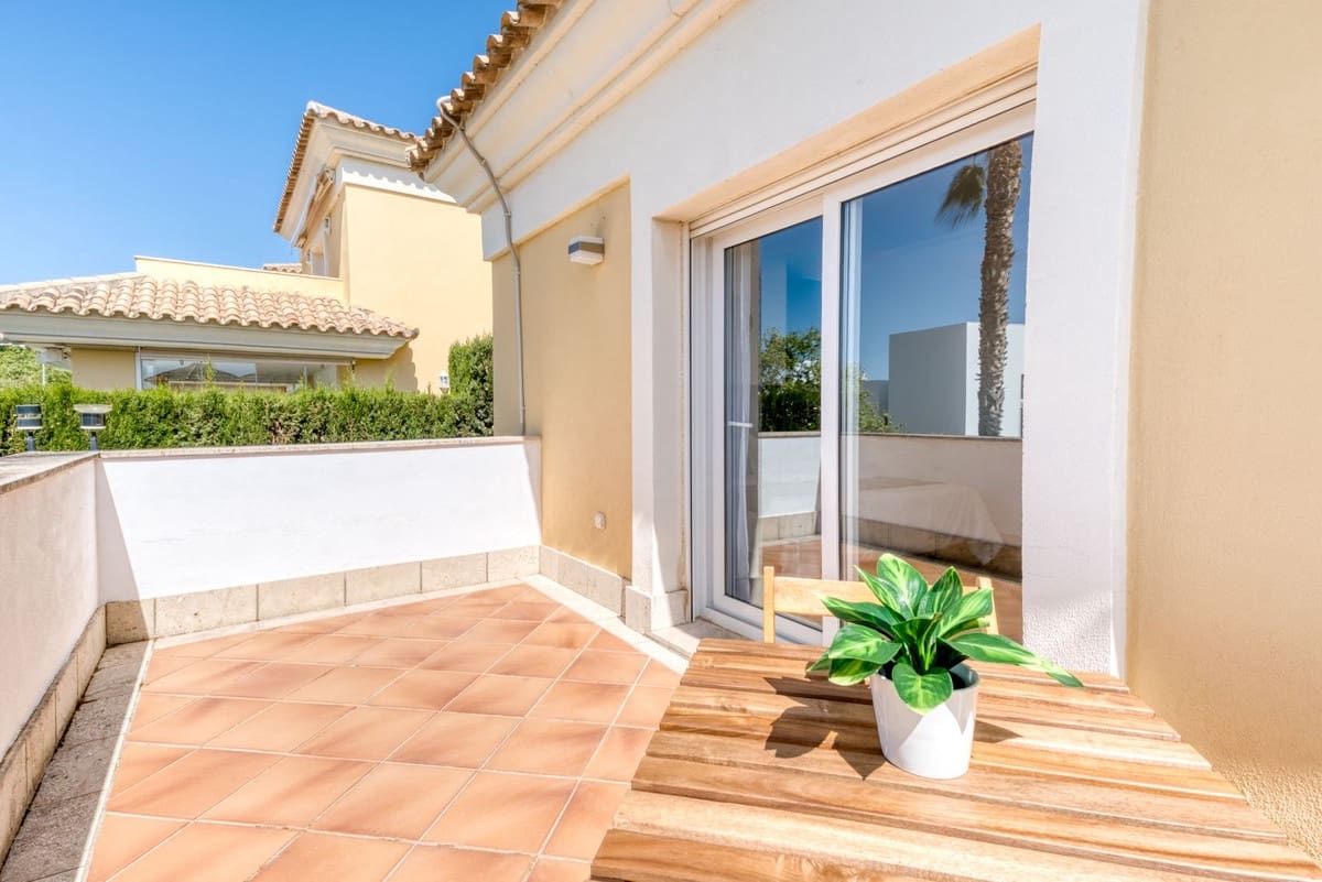 4 quarto Moradia Geminada para venda em Marbella com piscina garagem - 1 485 000 € (Ref: 9752555)