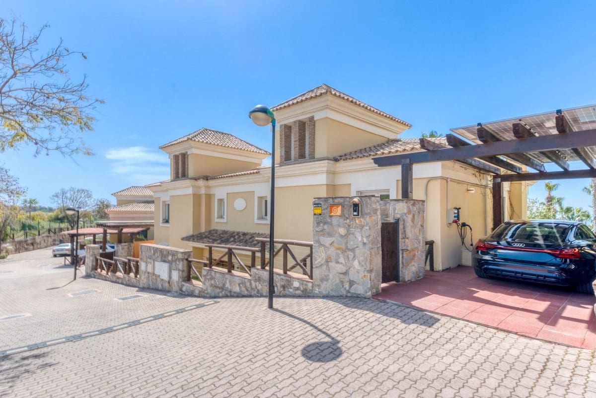 4 quarto Moradia Geminada para venda em Marbella com piscina garagem - 1 485 000 € (Ref: 9752555)