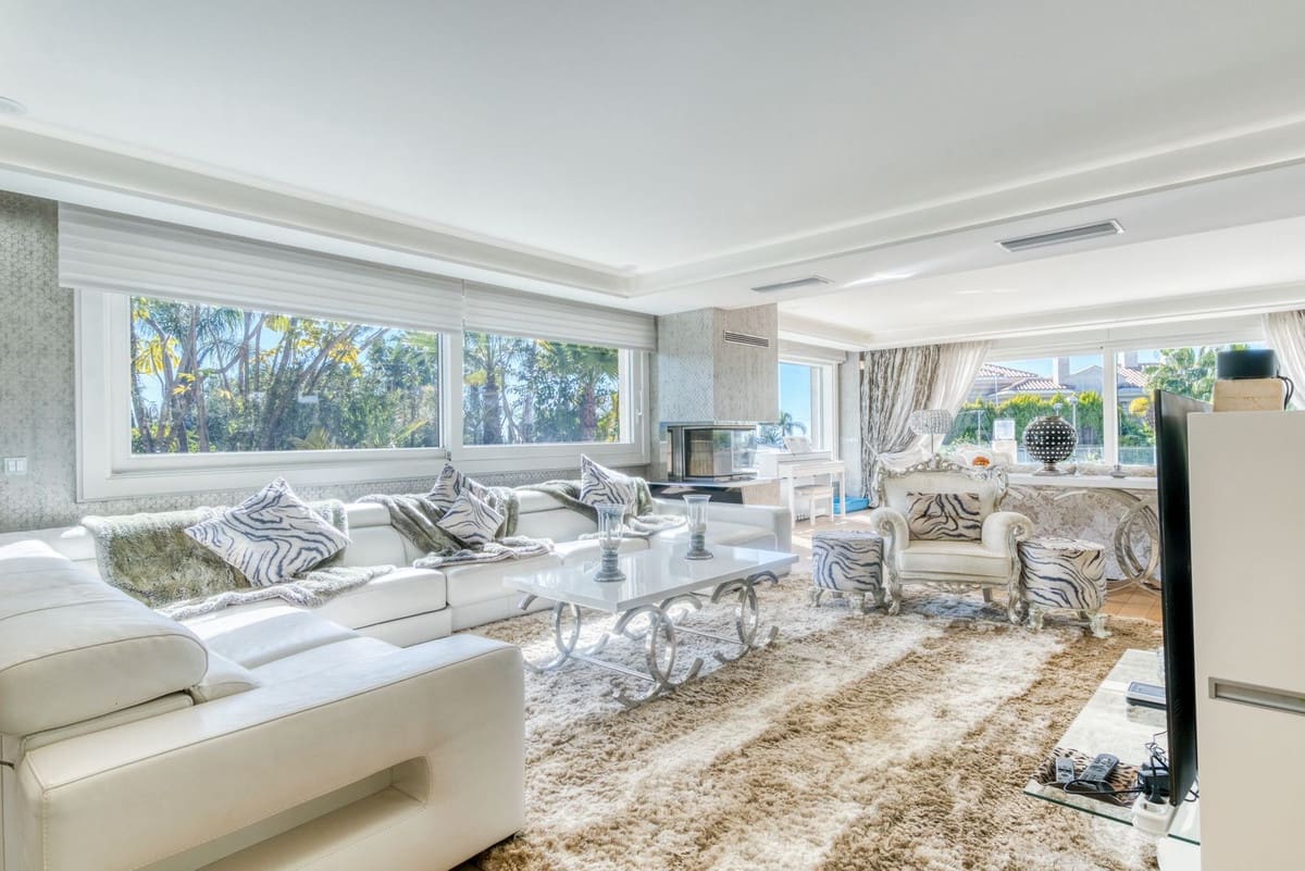 8 soverom Villa til salgs i Bahia de Marbella med svømmebasseng garasje - € 8 995 000 (Ref: 9756346)