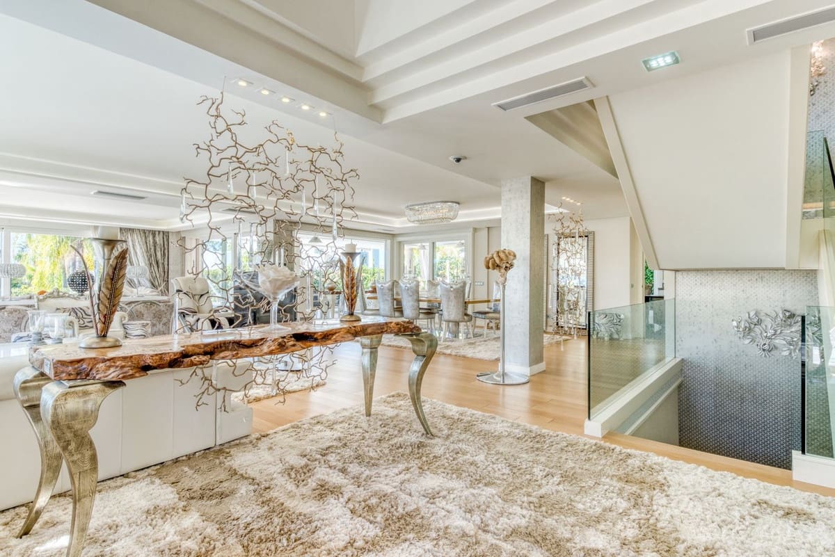 8 soverom Villa til salgs i Bahia de Marbella med svømmebasseng garasje - € 8 995 000 (Ref: 9756346)