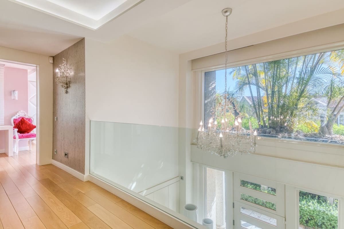 8 bedroom Villa for sale in Bahia de Marbella with pool garage - € 8,995,000 (Ref: 9756346)