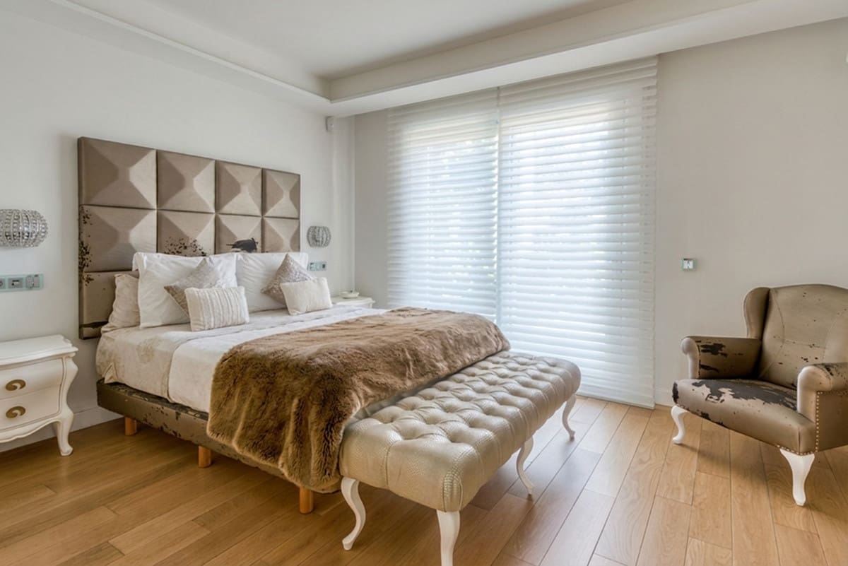 8 bedroom Villa for sale in Bahia de Marbella with pool garage - € 8,995,000 (Ref: 9756346)