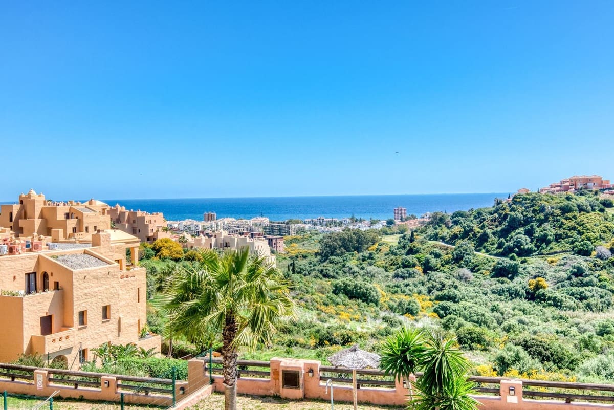 2 camera da letto Appartamento da affitare come casa vacanza in La Duquesa / Puerto de la Duquesa con piscina - 1.120 € (Rif: 9761305)