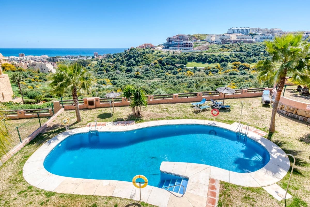 2 camera da letto Appartamento da affitare come casa vacanza in La Duquesa / Puerto de la Duquesa con piscina - 1.120 € (Rif: 9761305)