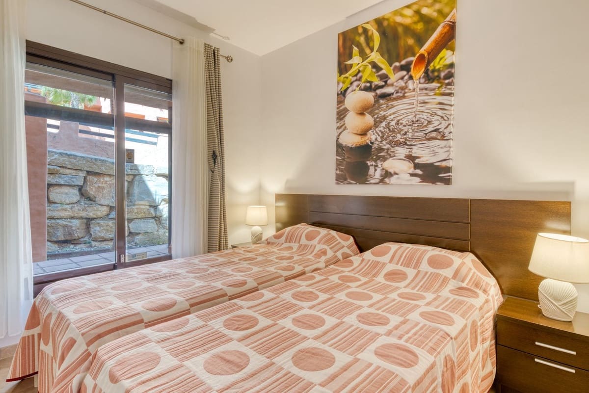 2 camera da letto Appartamento da affitare come casa vacanza in La Duquesa / Puerto de la Duquesa con piscina - 1.120 € (Rif: 9761305)