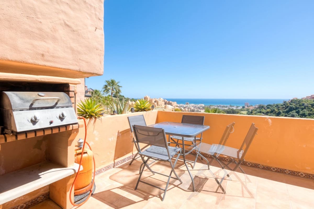 2 camera da letto Appartamento da affitare come casa vacanza in La Duquesa / Puerto de la Duquesa con piscina - 1.120 € (Rif: 9761305)