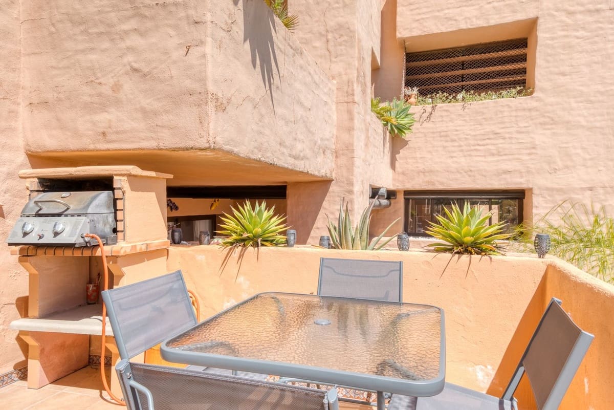 2 camera da letto Appartamento da affitare come casa vacanza in La Duquesa / Puerto de la Duquesa con piscina - 1.120 € (Rif: 9761305)