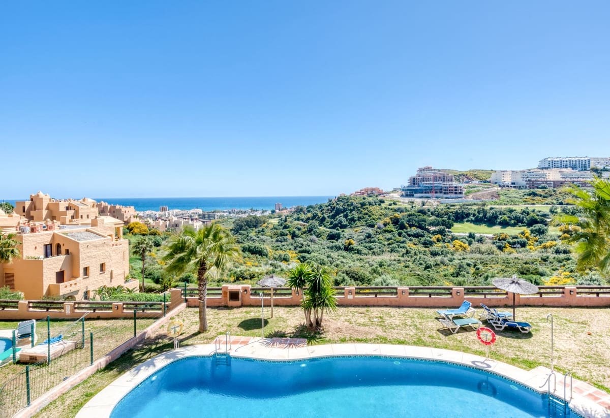 2 camera da letto Appartamento da affitare come casa vacanza in La Duquesa / Puerto de la Duquesa con piscina - 1.120 € (Rif: 9761305)