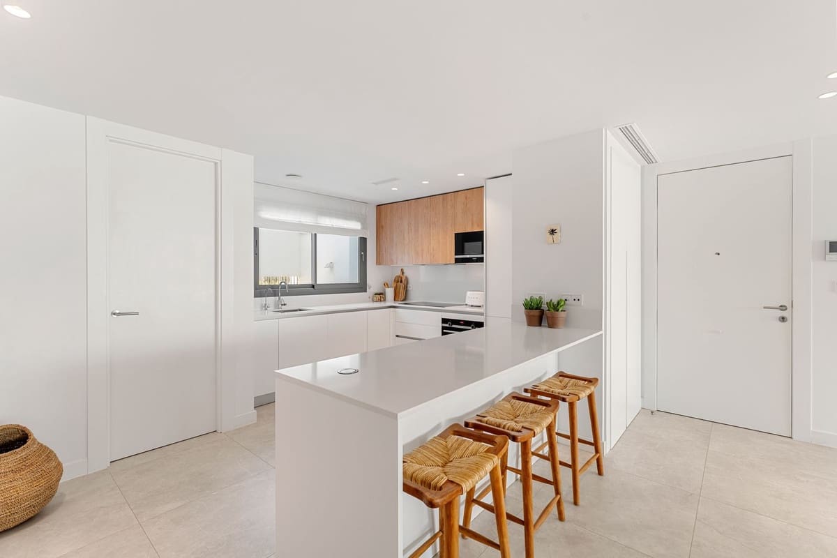 4 slaapkamer Appartement te koop in Marbella met zwembad garage - € 1.495.000 (Ref: 9761421)