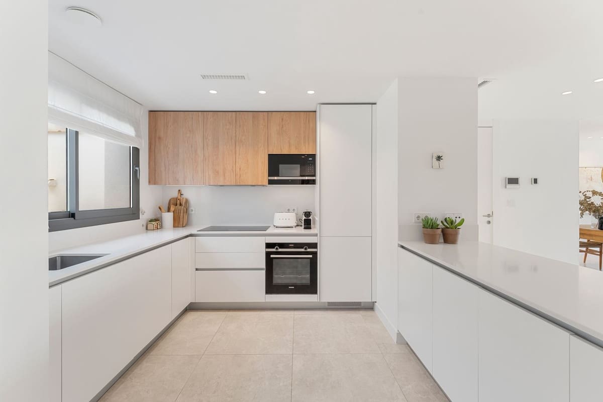 4 slaapkamer Appartement te koop in Marbella met zwembad garage - € 1.495.000 (Ref: 9761421)