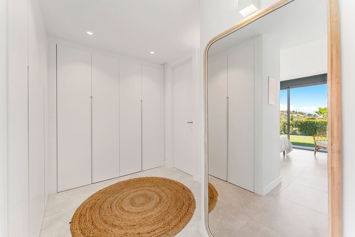 4 slaapkamer Appartement te koop in Marbella met zwembad garage - € 1.495.000 (Ref: 9761421)
