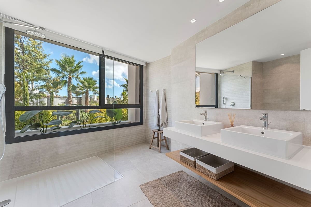 4 slaapkamer Appartement te koop in Marbella met zwembad garage - € 1.495.000 (Ref: 9761421)