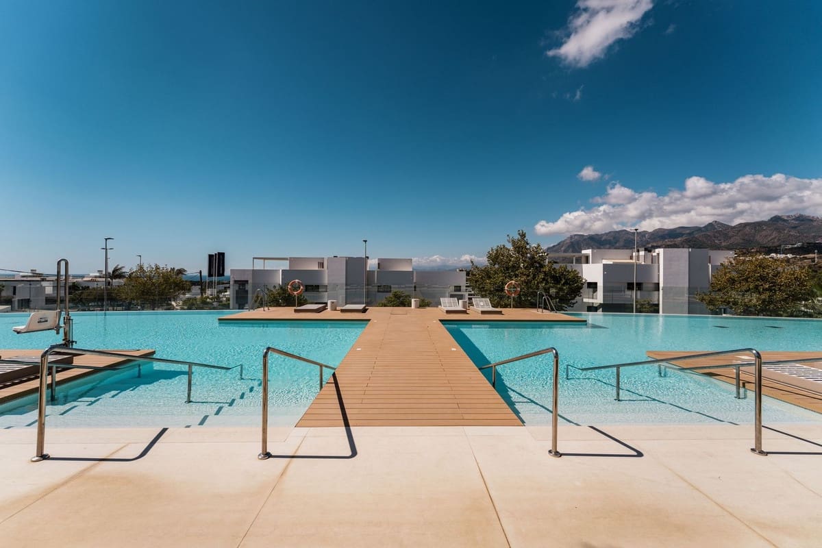 4 slaapkamer Appartement te koop in Marbella met zwembad garage - € 1.495.000 (Ref: 9761421)