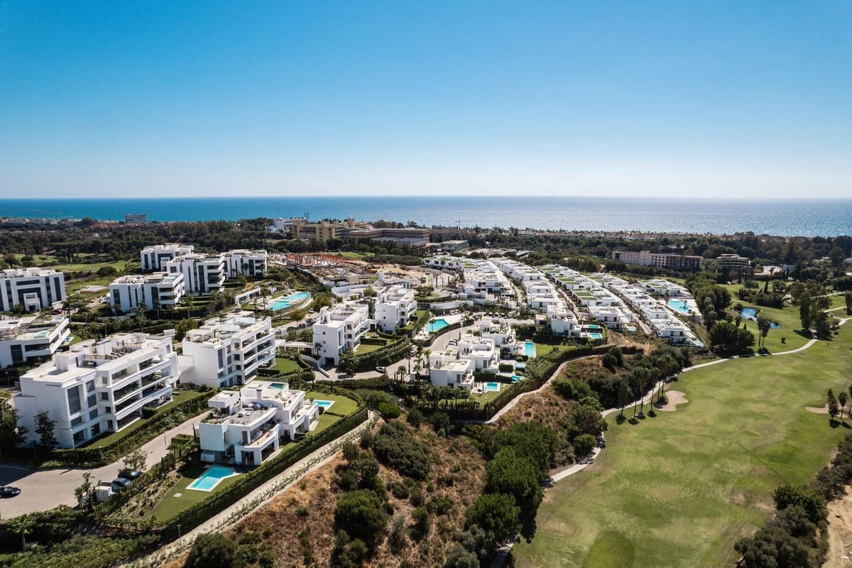4 slaapkamer Appartement te koop in Marbella met zwembad garage - € 1.495.000 (Ref: 9761421)