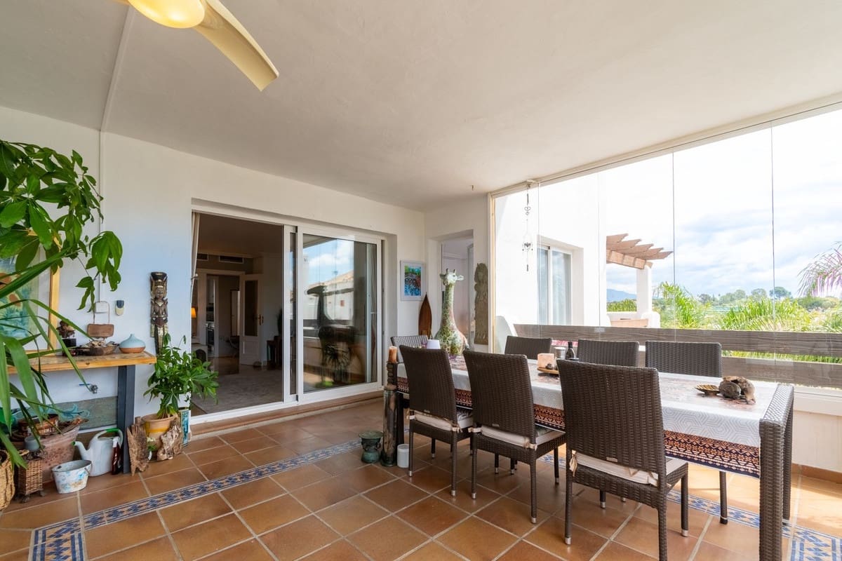 3 quarto Apartamento para venda em Estepona com piscina garagem - 490 000 € (Ref: 9761422)