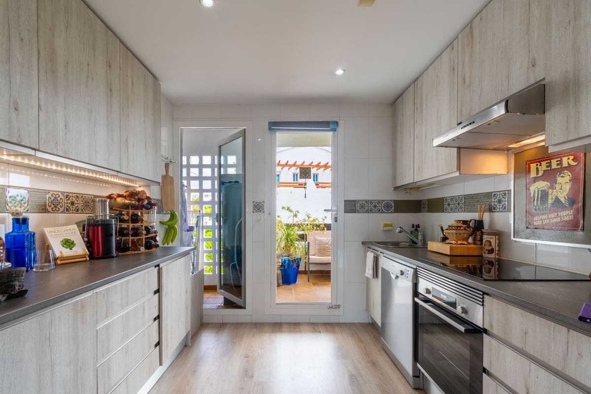 3 quarto Apartamento para venda em Estepona com piscina garagem - 490 000 € (Ref: 9761422)