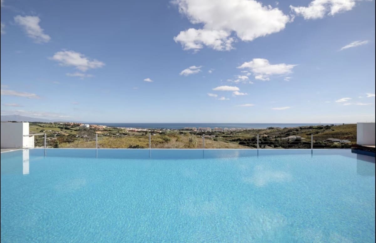 Chalet de 6 habitaciones en Manilva en venta con piscina garaje - 2.500.000 € (Ref: 9771010)