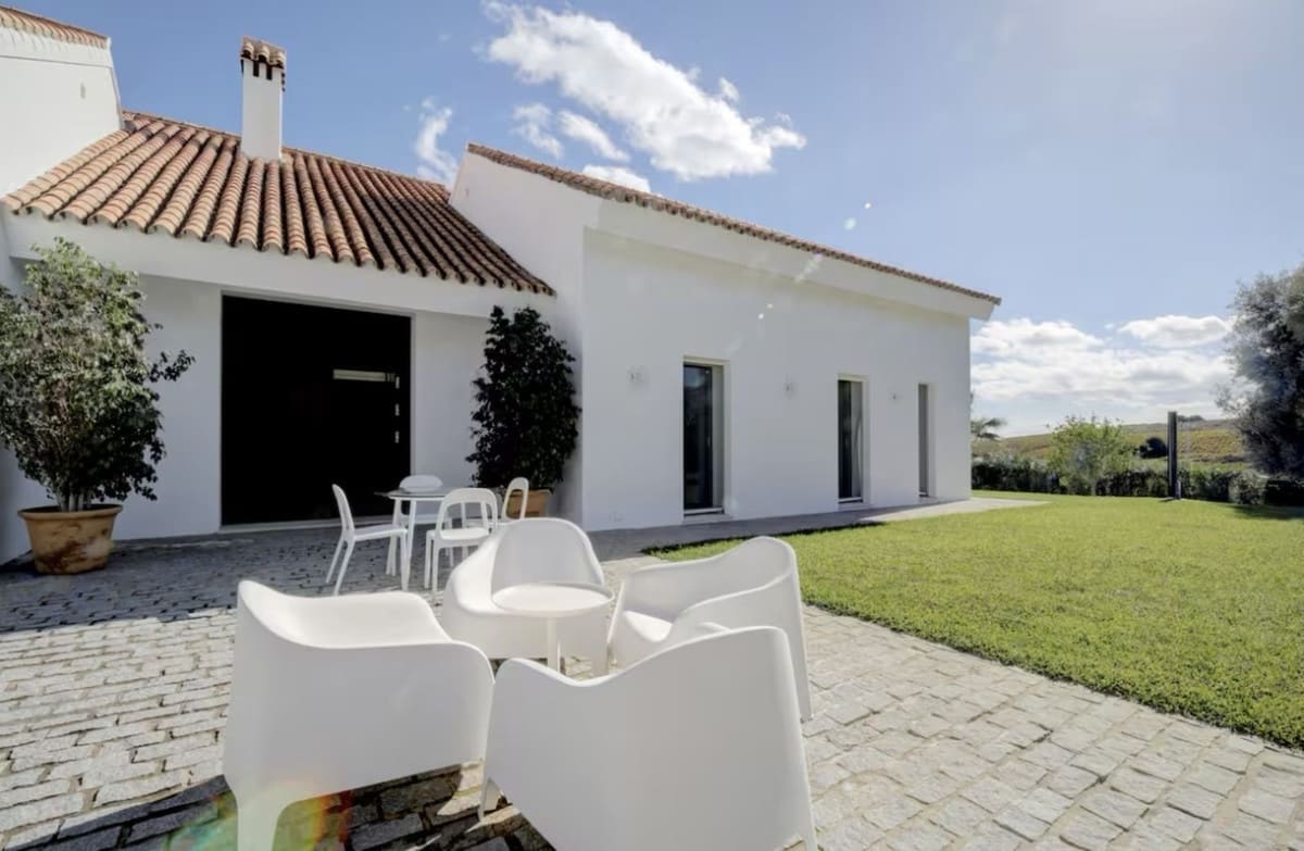 Chalet de 6 habitaciones en Manilva en venta con piscina garaje - 2.500.000 € (Ref: 9771010)