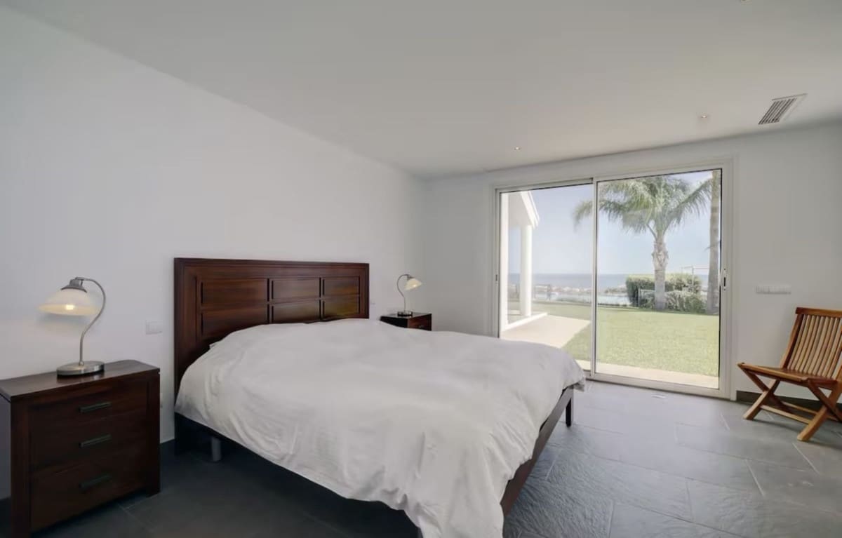 Chalet de 6 habitaciones en Manilva en venta con piscina garaje - 2.500.000 € (Ref: 9771010)