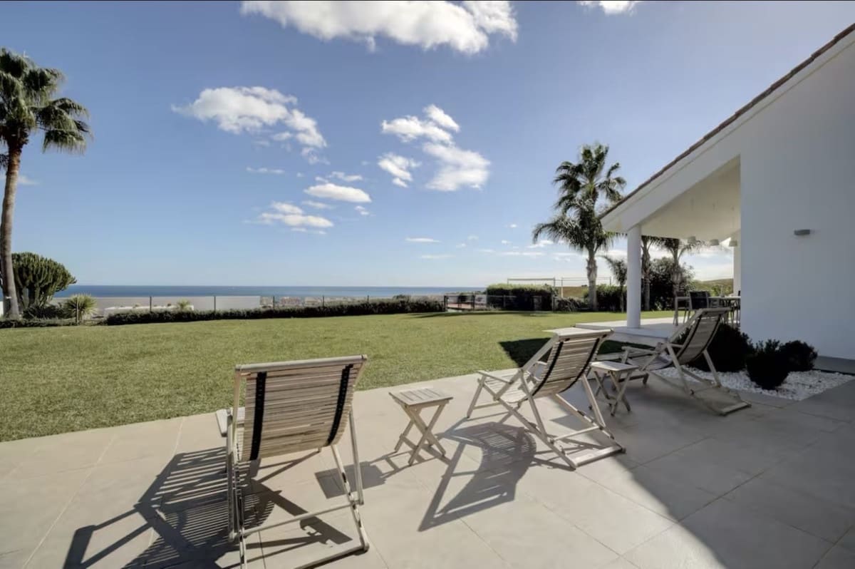 Chalet de 6 habitaciones en Manilva en venta con piscina garaje - 2.500.000 € (Ref: 9771010)