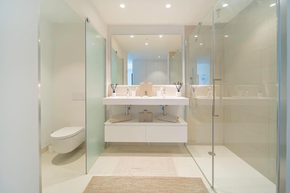 2 soverom Leilighet til salgs i Fuengirola med svømmebasseng garasje - € 745 000 (Ref: 9775981)