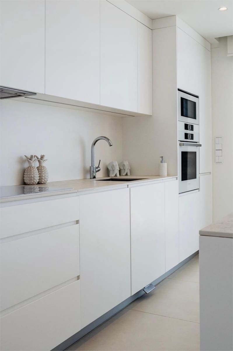 2 soverom Leilighet til salgs i Fuengirola med svømmebasseng garasje - € 745 000 (Ref: 9775981)